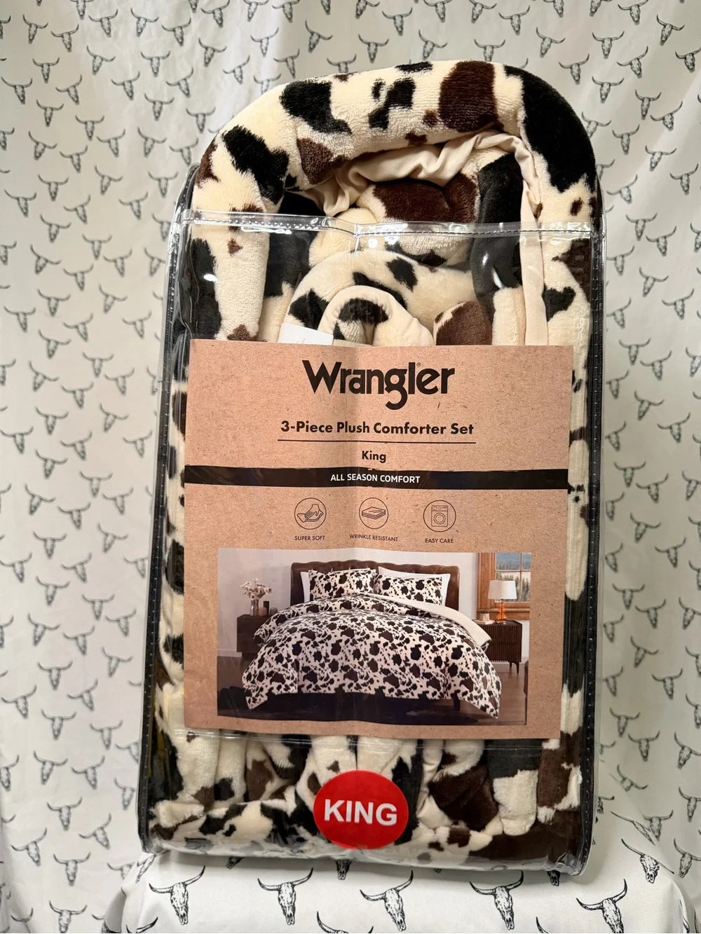 King Wrangler Cowhide-Print Plush Comforter Set in Cream, Brown & Black